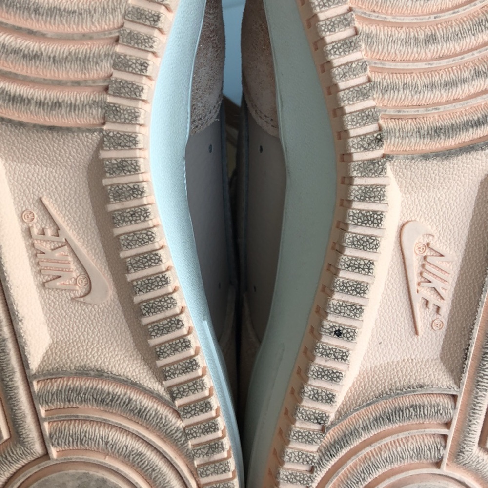 2018 Nike Air Force 1 sneakers worn once! Rose and rose gold! - Picture 16 of 17